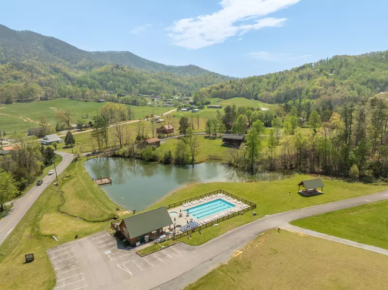 Mountain Valley Paradise