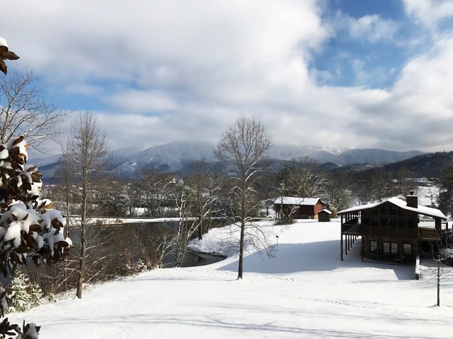 You can make it to this cabin in the winter