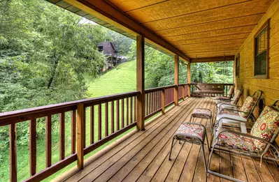 Bear Retreat Cabin Rental is all about relaxing and sharing memories of Wears Valley Metcalf Bottoms