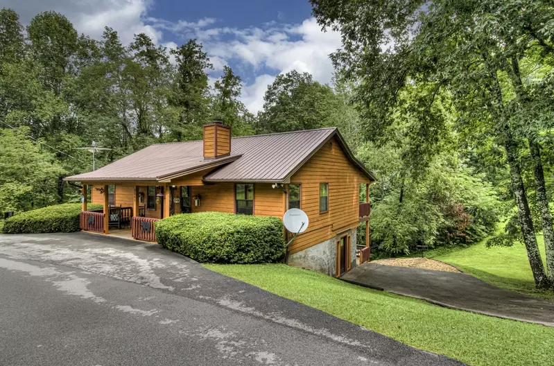 When you need a Smoky Mountain Vacation, call Great Cabins In The Smokies.