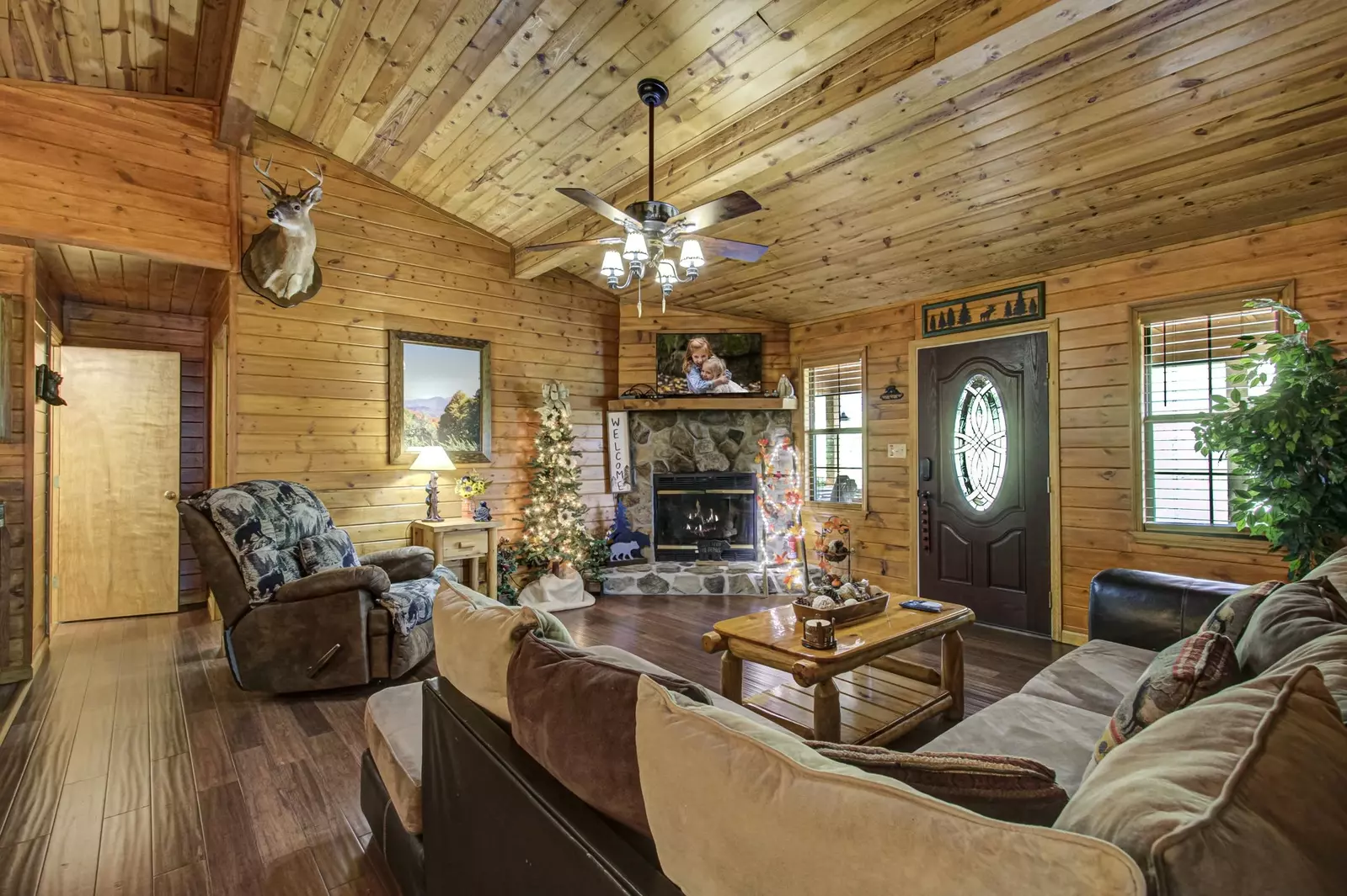 Gather friends and family around for good times and lots of laughter in your cabin rental in Sevierville, Tn.