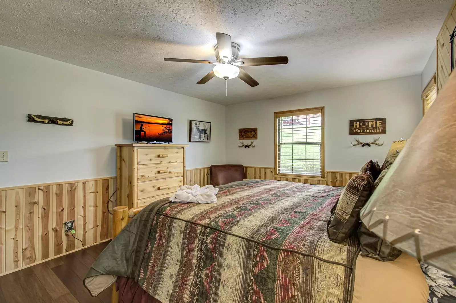 Comfortable Smoky Mountain Lodging for your perfect family accommodations near Pigeon Forge, TN.