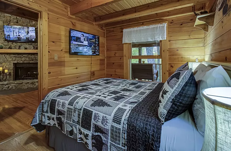 Little Valley Mountain Resort Honeymoon cabin rentals are sought after in the Sevierville, TN area.  Come stay at Teddy Bear Haven.  