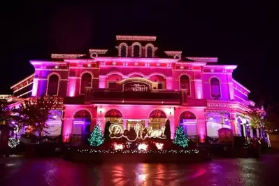 smoky mountain christmas at dollywood